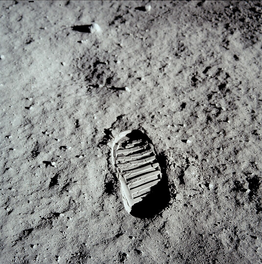 31 Facts That Prove the Moon Landing Wasn’t a Hoax