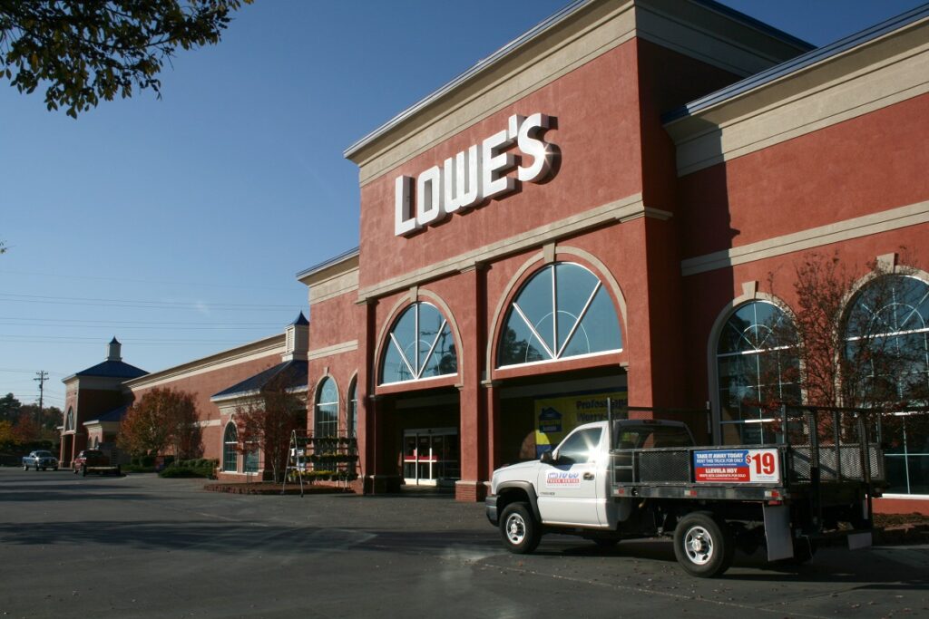 lowes dog friendly stores