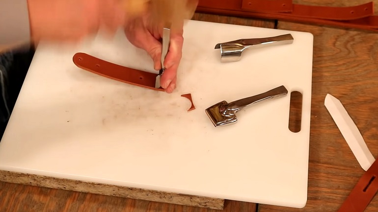 how to make a leather dog collar